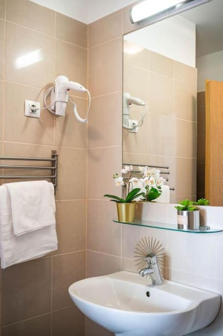 Free Parking! Soho Budapest 304, 4 Ppl, Ac, Fast Wifi, Smart Tv Exterior foto